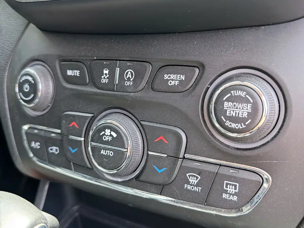 Jeep Cherokee 2020 2019 2.0T 2WD Smart Edition China V