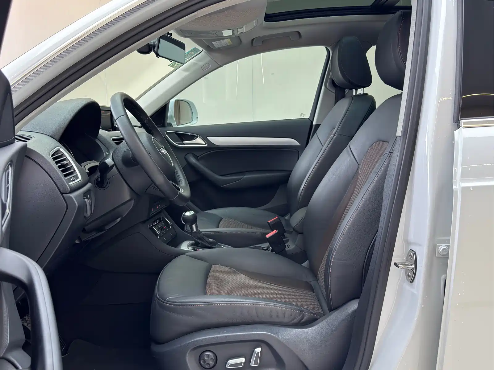 Фото 8 - Audi Q3