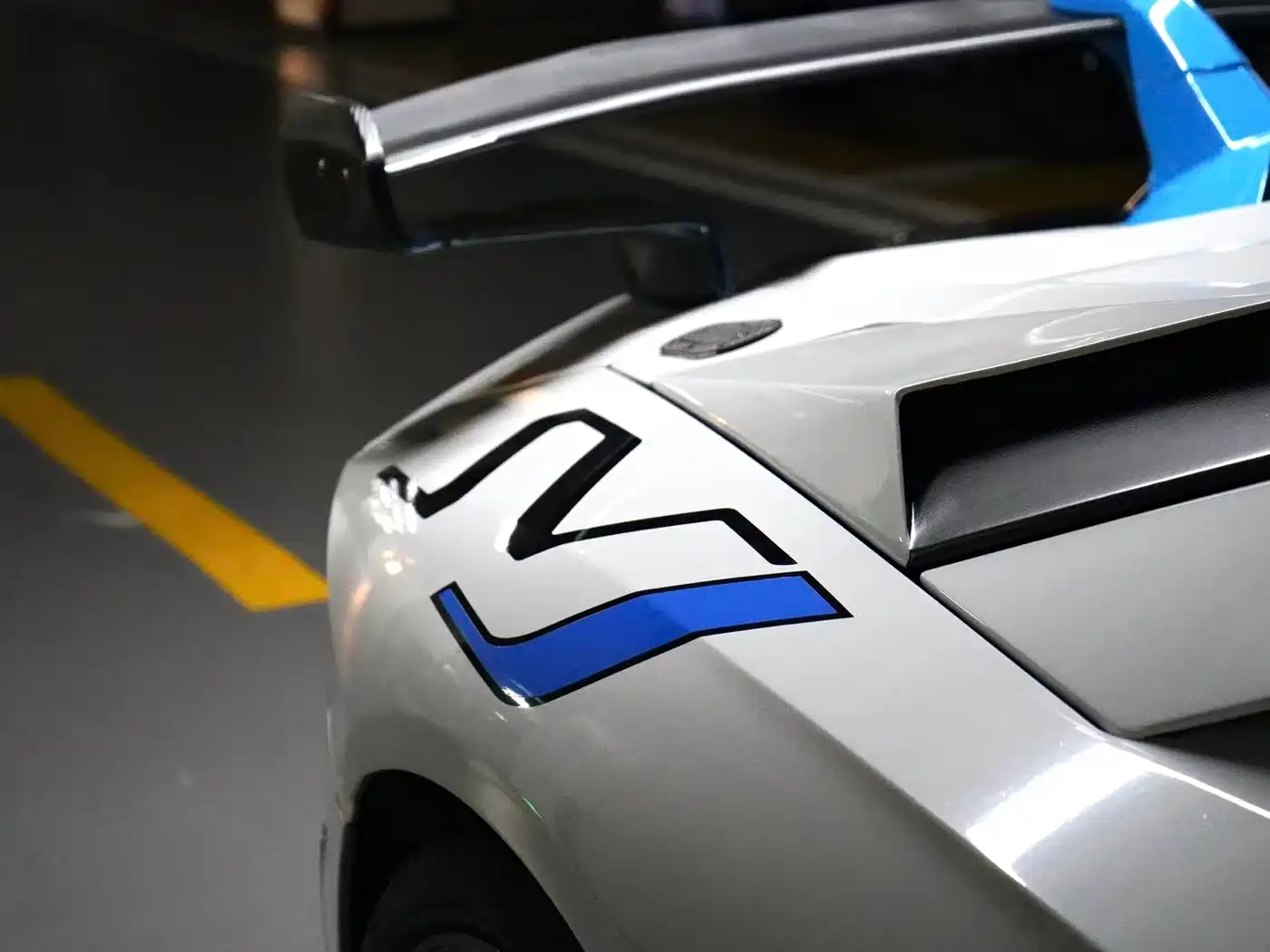 Lamborghini Aventador 2012 2011 LP 700-4