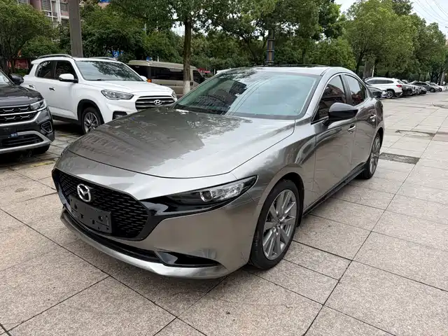 Mazda Mazda3 Axela 2.0L, Автомат, Элеганс