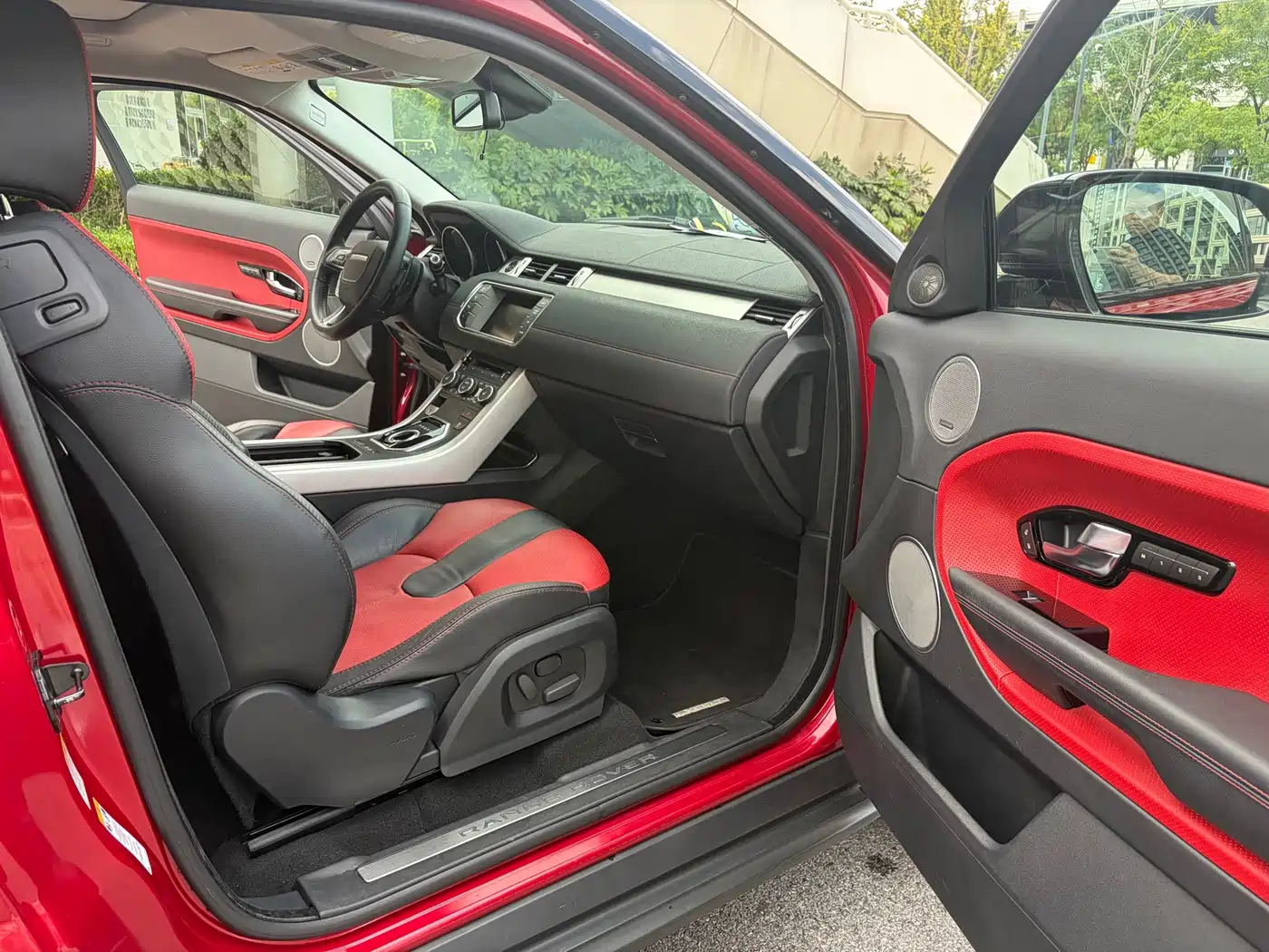 Land Rover Range Rover Evoque (Import) 2013 2013 2.0T 5-door Premium Edition