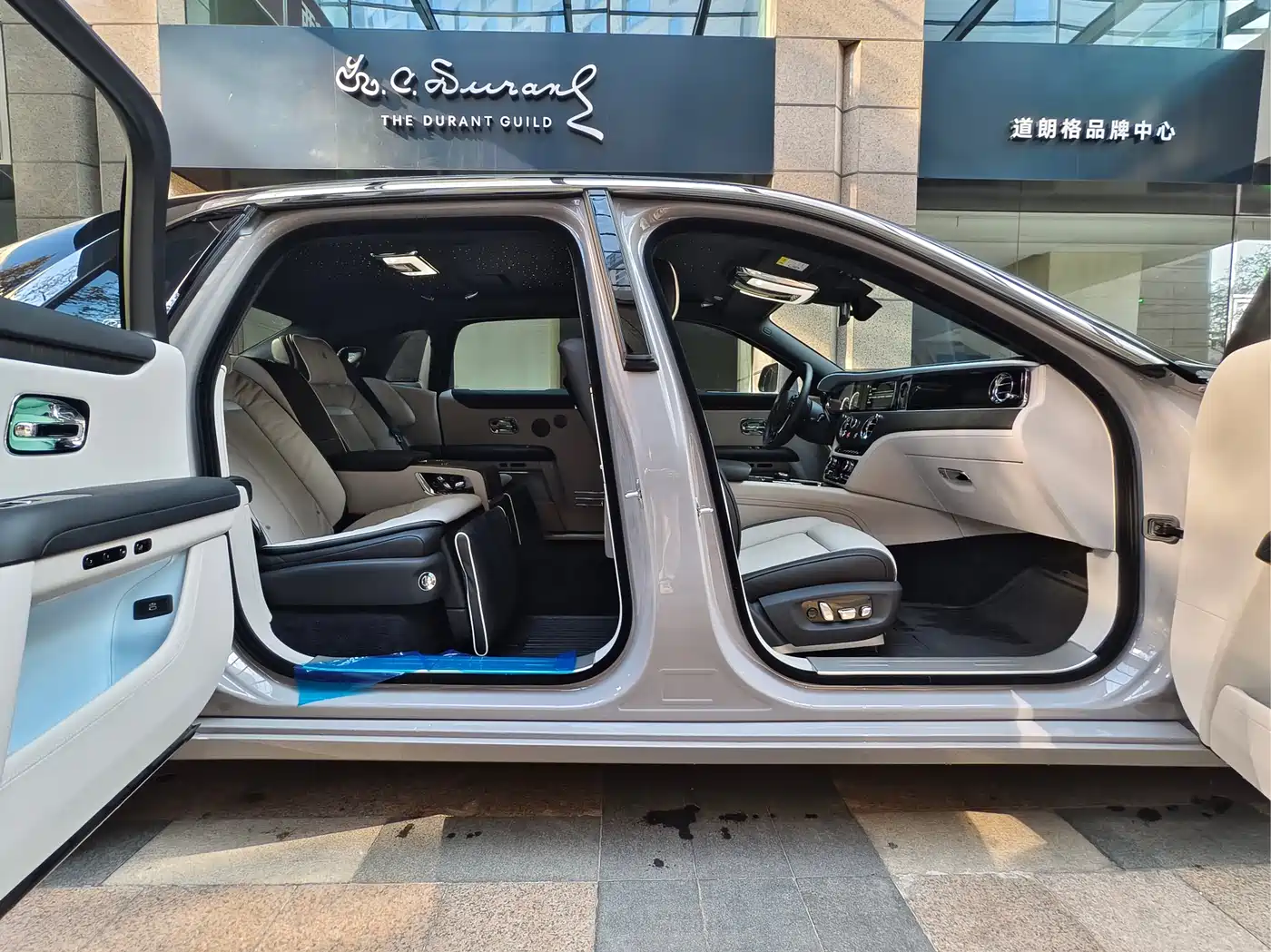 Rolls-Royce Ghost 2024 6.7T Long Wheelbase фото 9