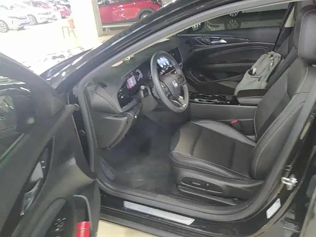 Buick Regal 2024 25T Ultra Comfort Edition фото 16