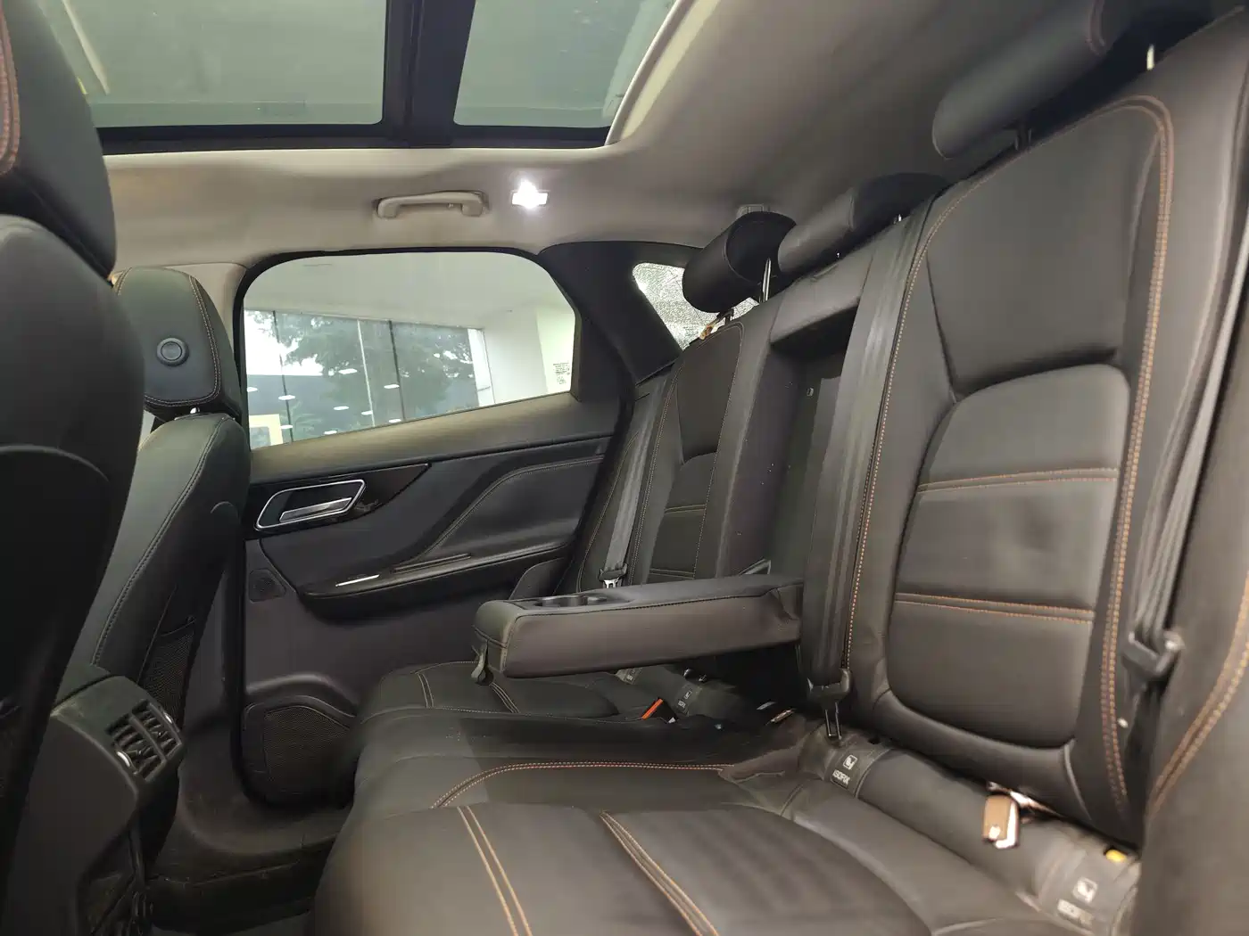 Jaguar F-PACE 2018 2018 2.0T 4WD Urban Premium Edition