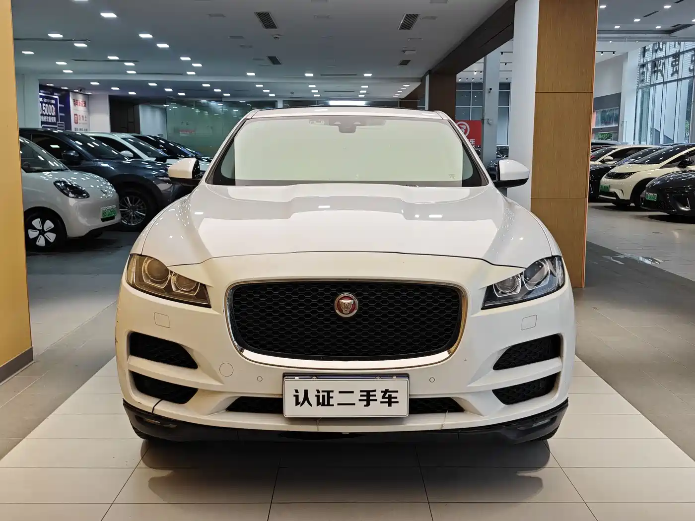 Jaguar F-PACE 2018 2018 2.0T 4WD Urban Premium Edition