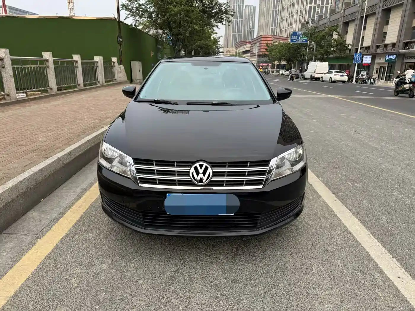 Volkswagen Lavida 2015 1.6L Automatic Trend Edition фото 2