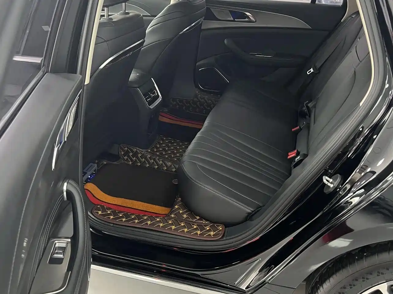 Hongqi H5 2023 1.5T DCT Smart Connect Flag Rhythm фото 26