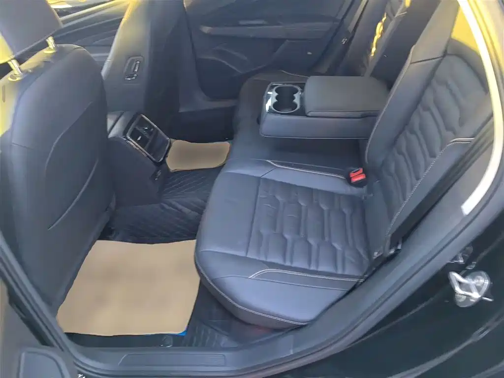 Volkswagen Passat 2021 Model 330TSI Elite Edition фото 17