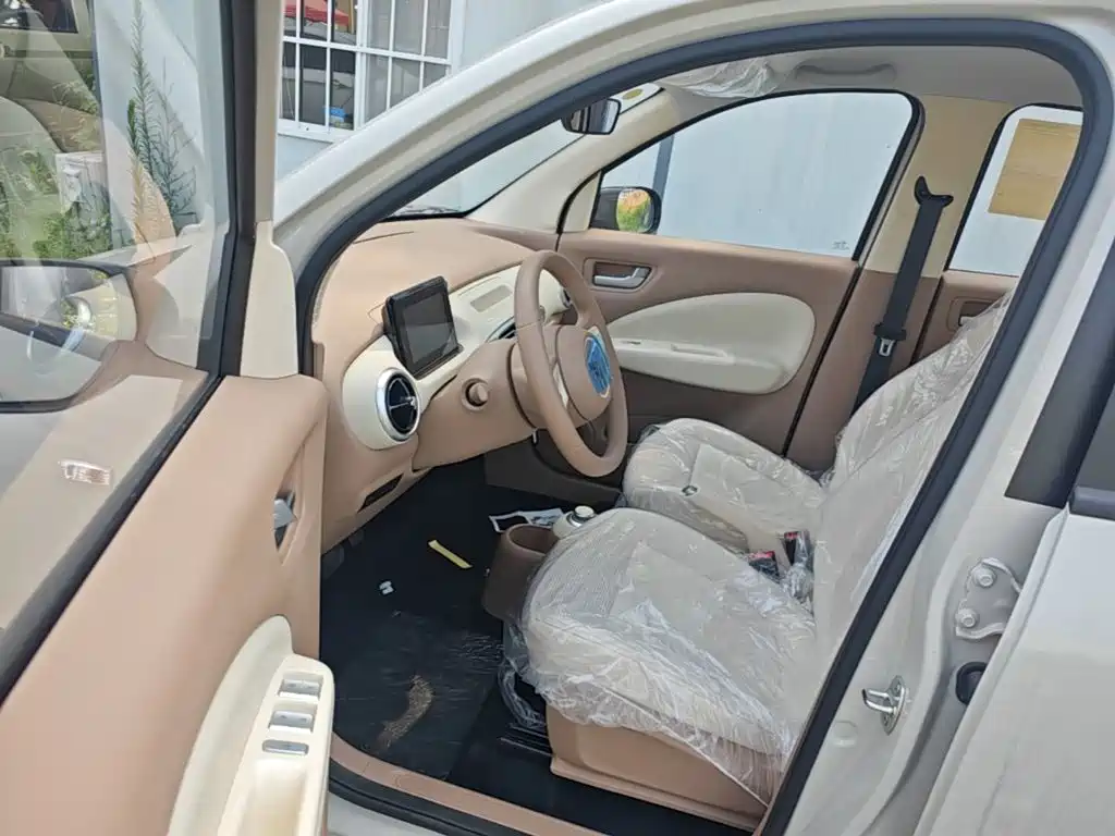 Wuling Motors Hongguang MINIEV 2026 2025 4-Door Advanced