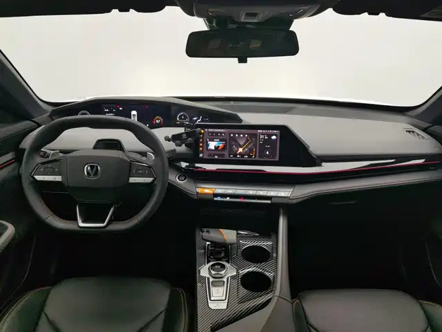 Changan UNI-V 2022 1.5T Premium Model — фото 5