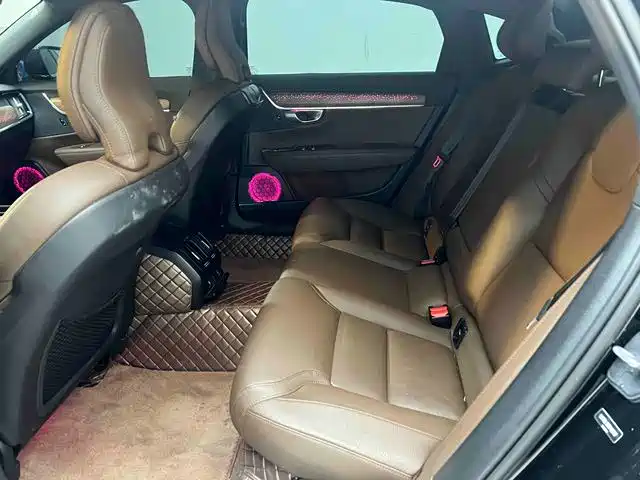 Volvo S90 2024 2024 B5 Momentum Luxury Edition