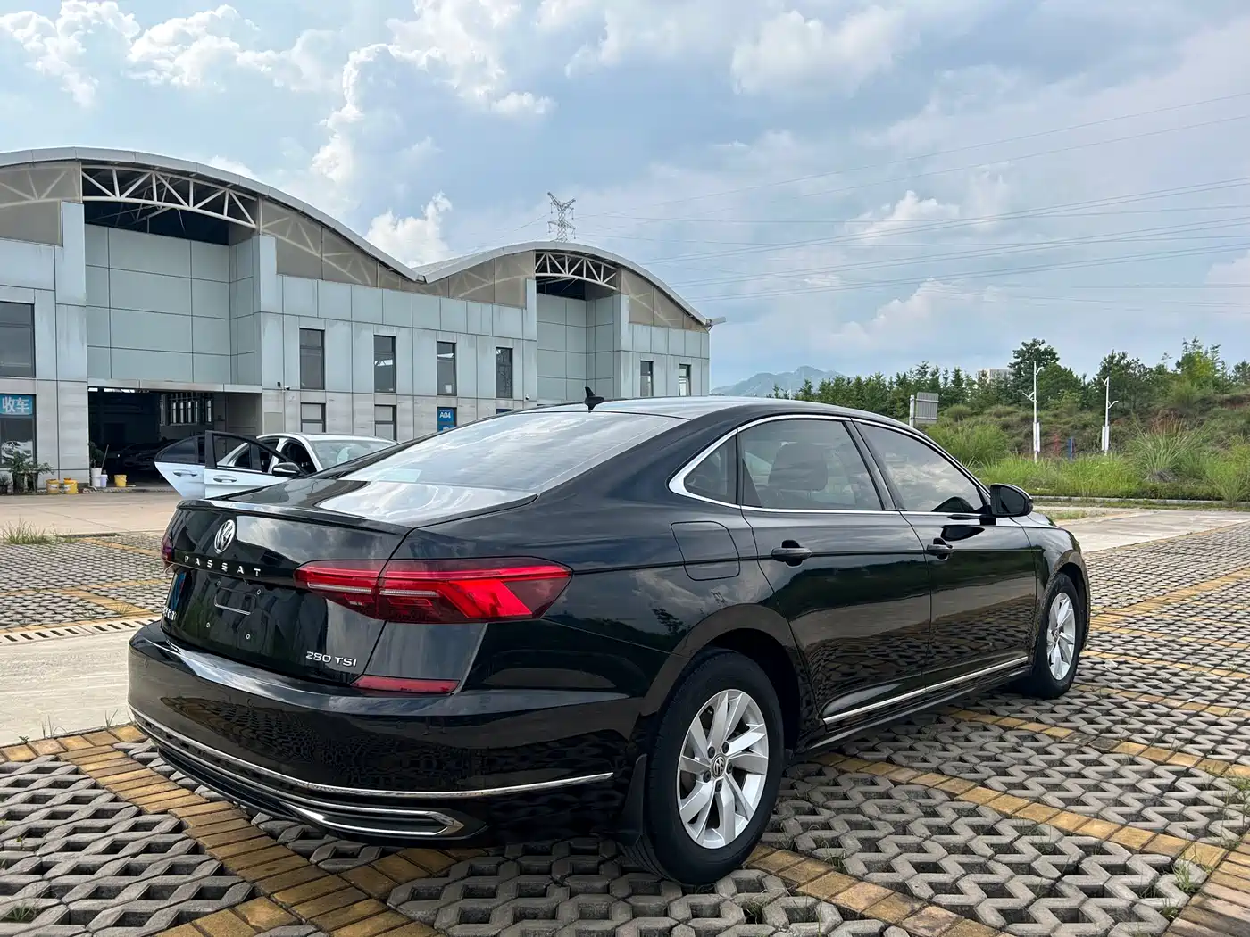Photo 6 - Volkswagen Passat