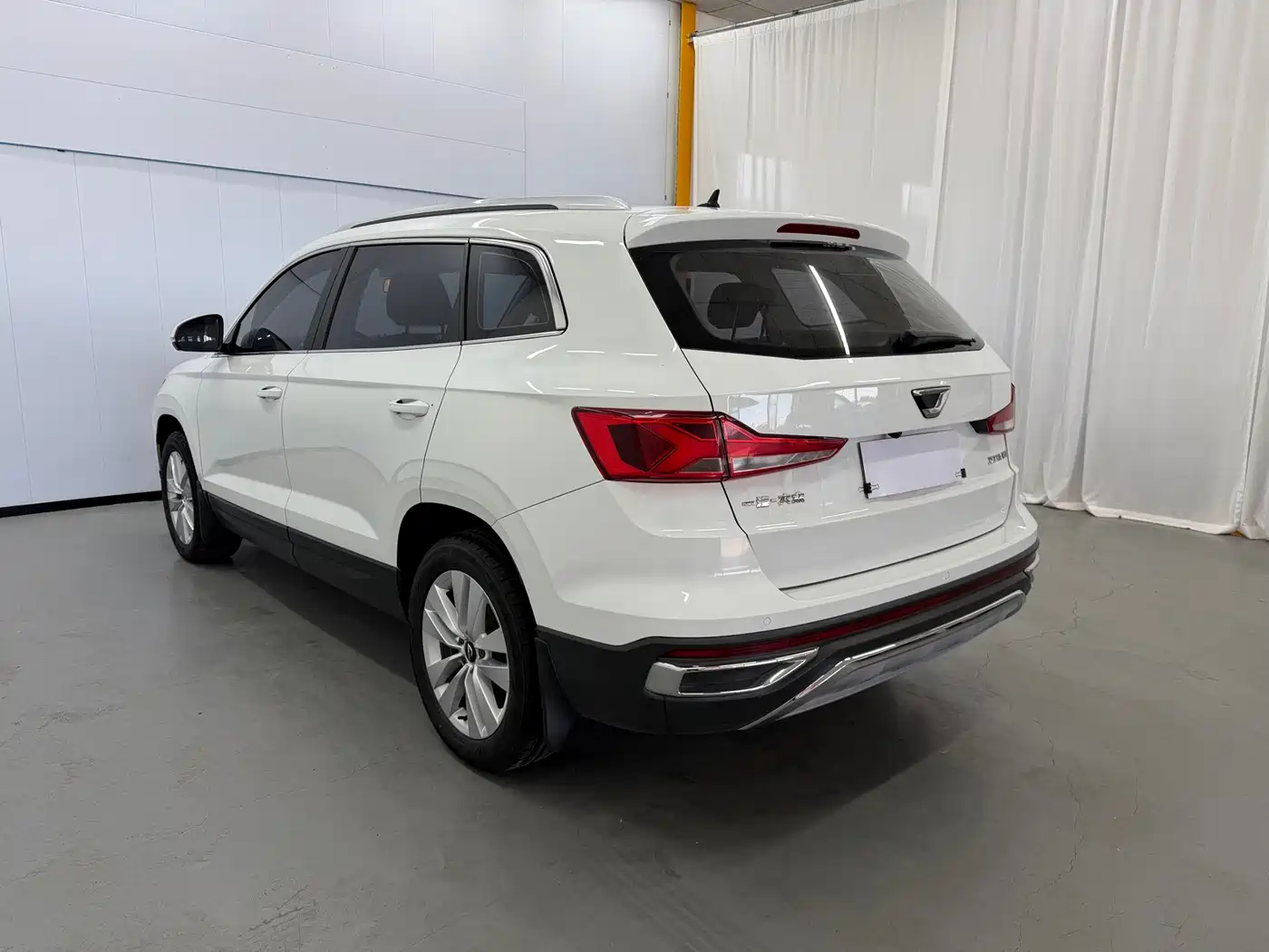 Photo 4 - Jetta VS7