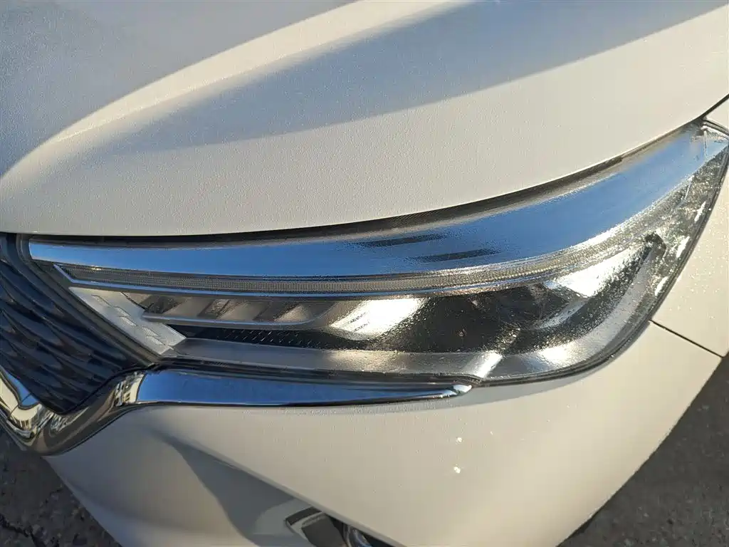 Haval M6 2021 PLUS 1.5T DCT Luxury Smart Connect фото 15