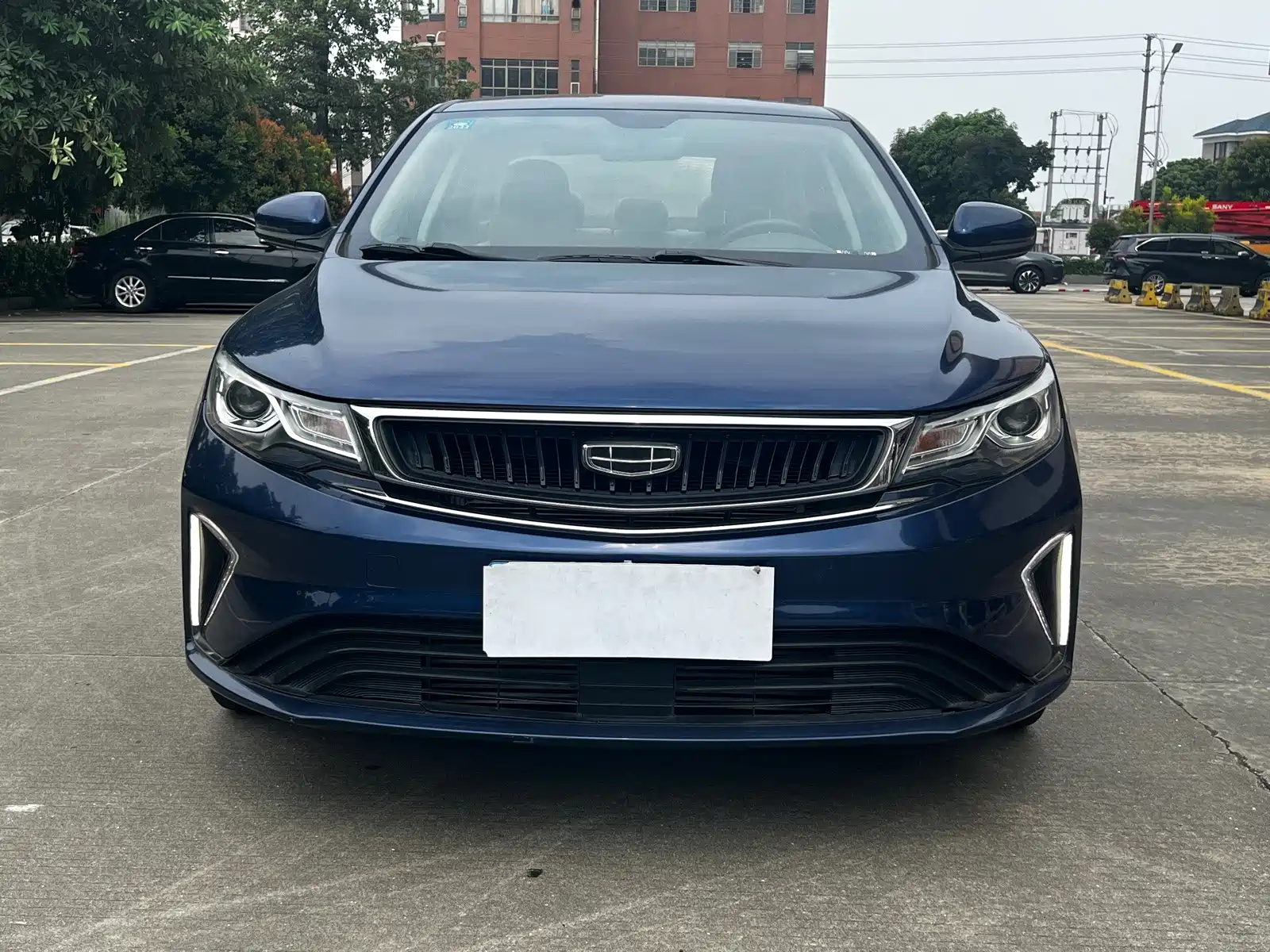 Photo 2 - Geely Emgrand GL