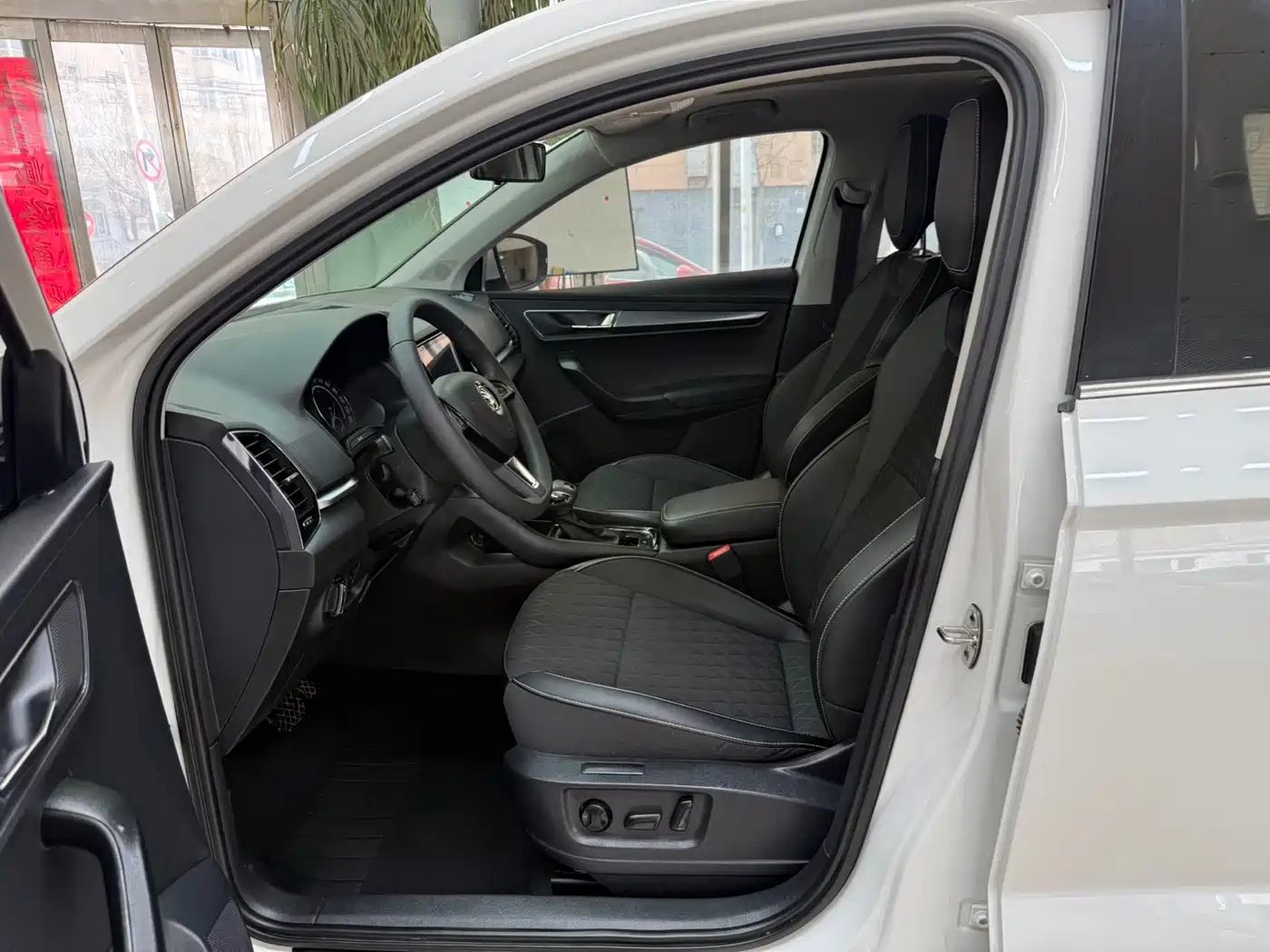Škoda Karoq 2021 TSI280 Luxury Edition фото 16