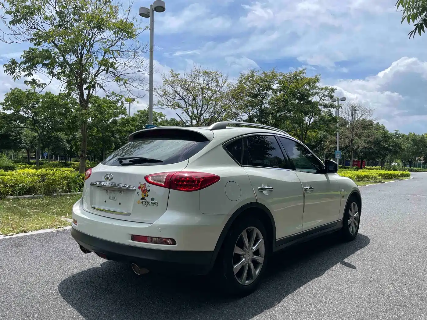 Infiniti QX50 (Import) 2014 2013 2.5L 2WD Elegance