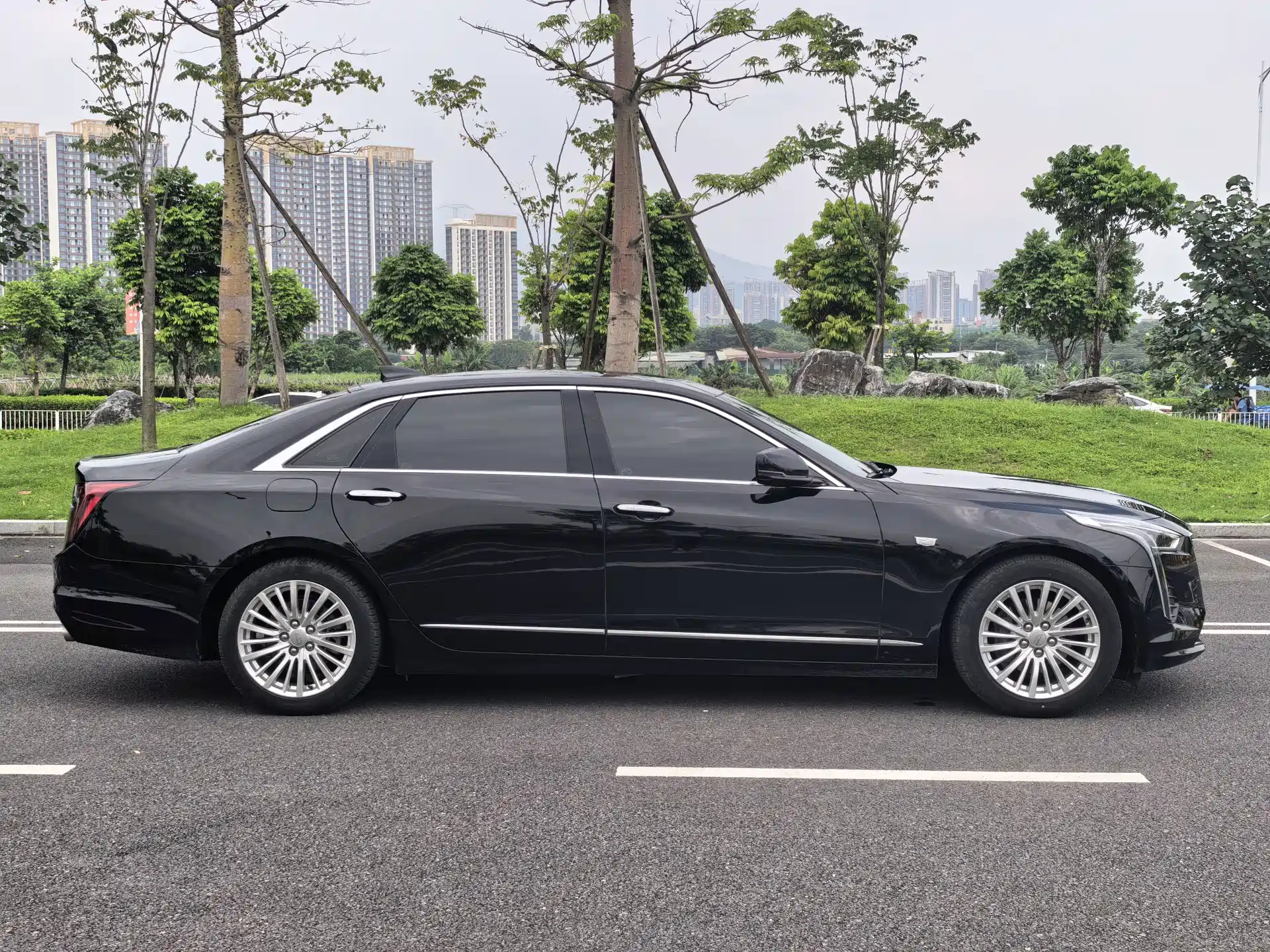 Фото 37 - Cadillac CT6
