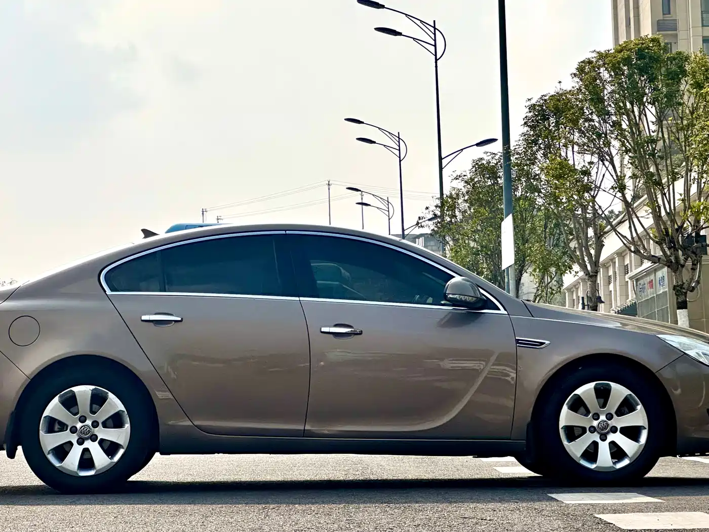Buick Regal 2010 2.0L Expo Edition фото 10