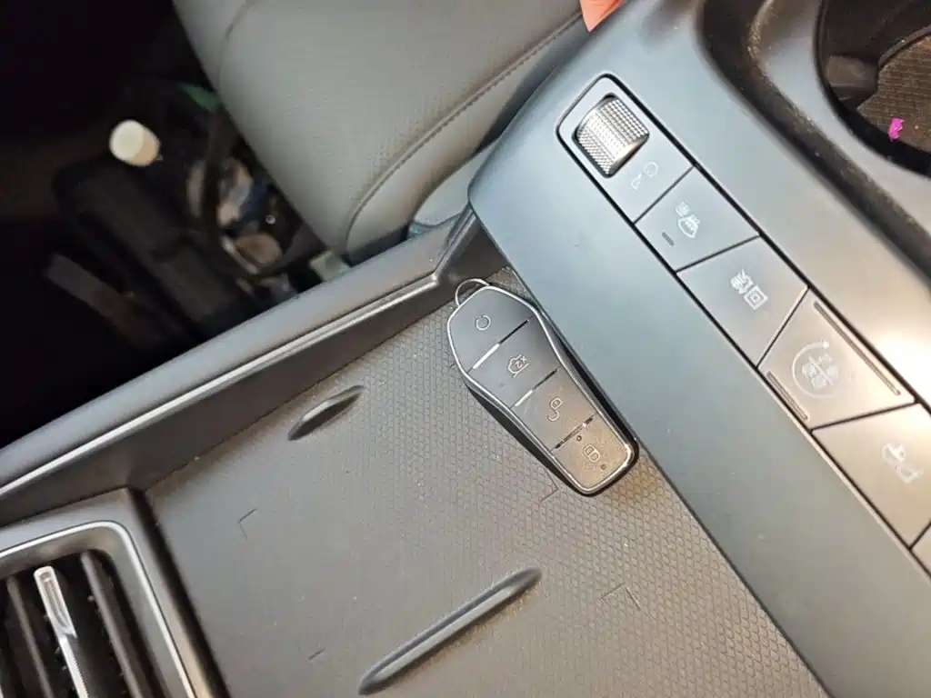 Фото 9 - BYD Qin L