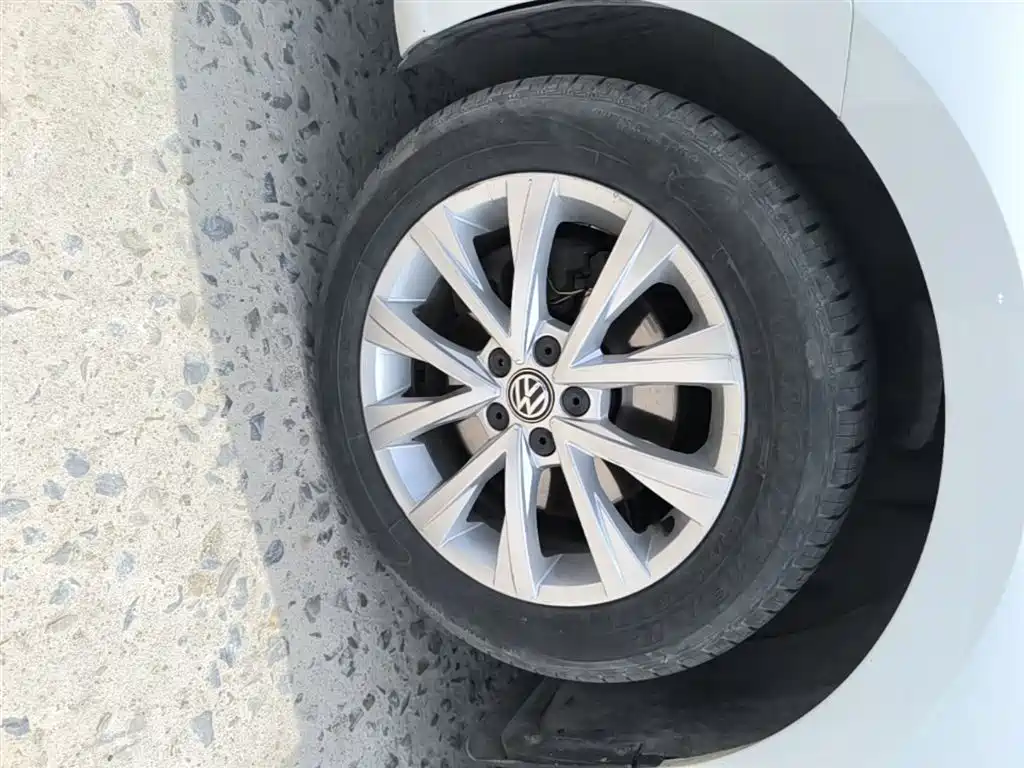 Volkswagen Lavida 2015 230TSI DSG Comfort Edition фото 23