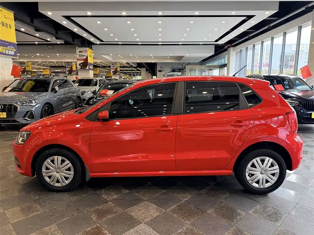 Фото 9 - Volkswagen Polo
