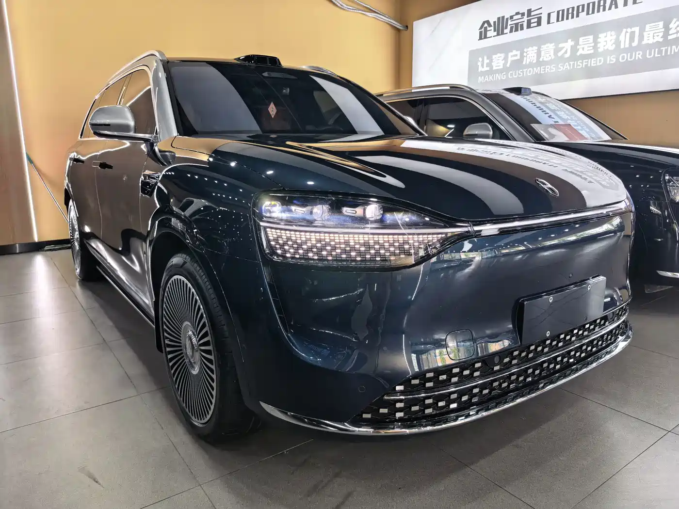 Aito M9 2026 2025 Range Extender Max 52kWh 5-Seater