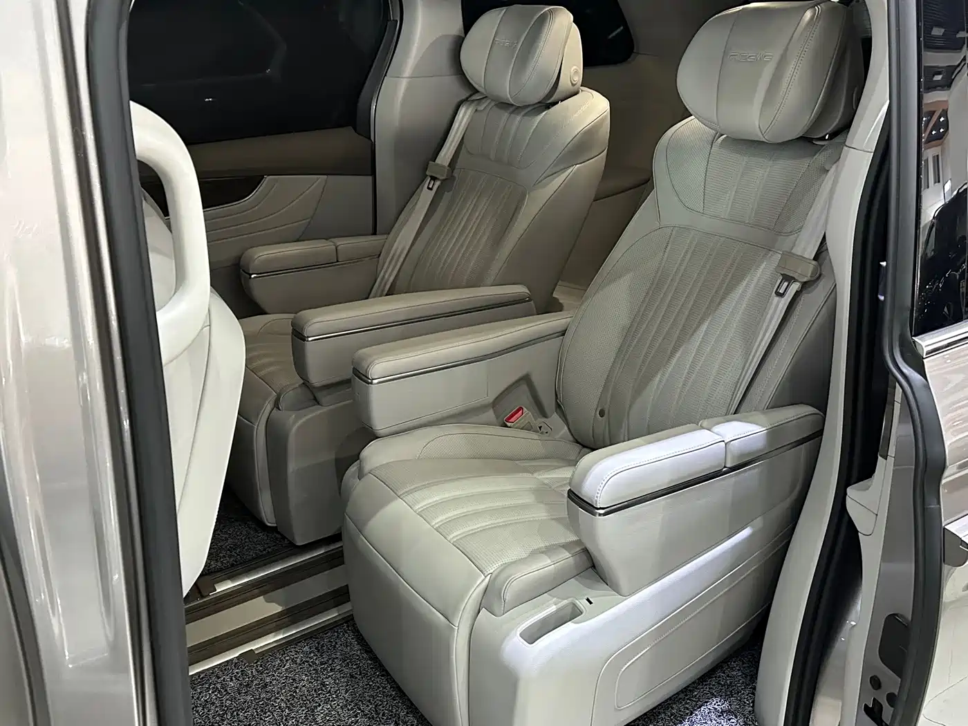 2024 Roewe iMAX8