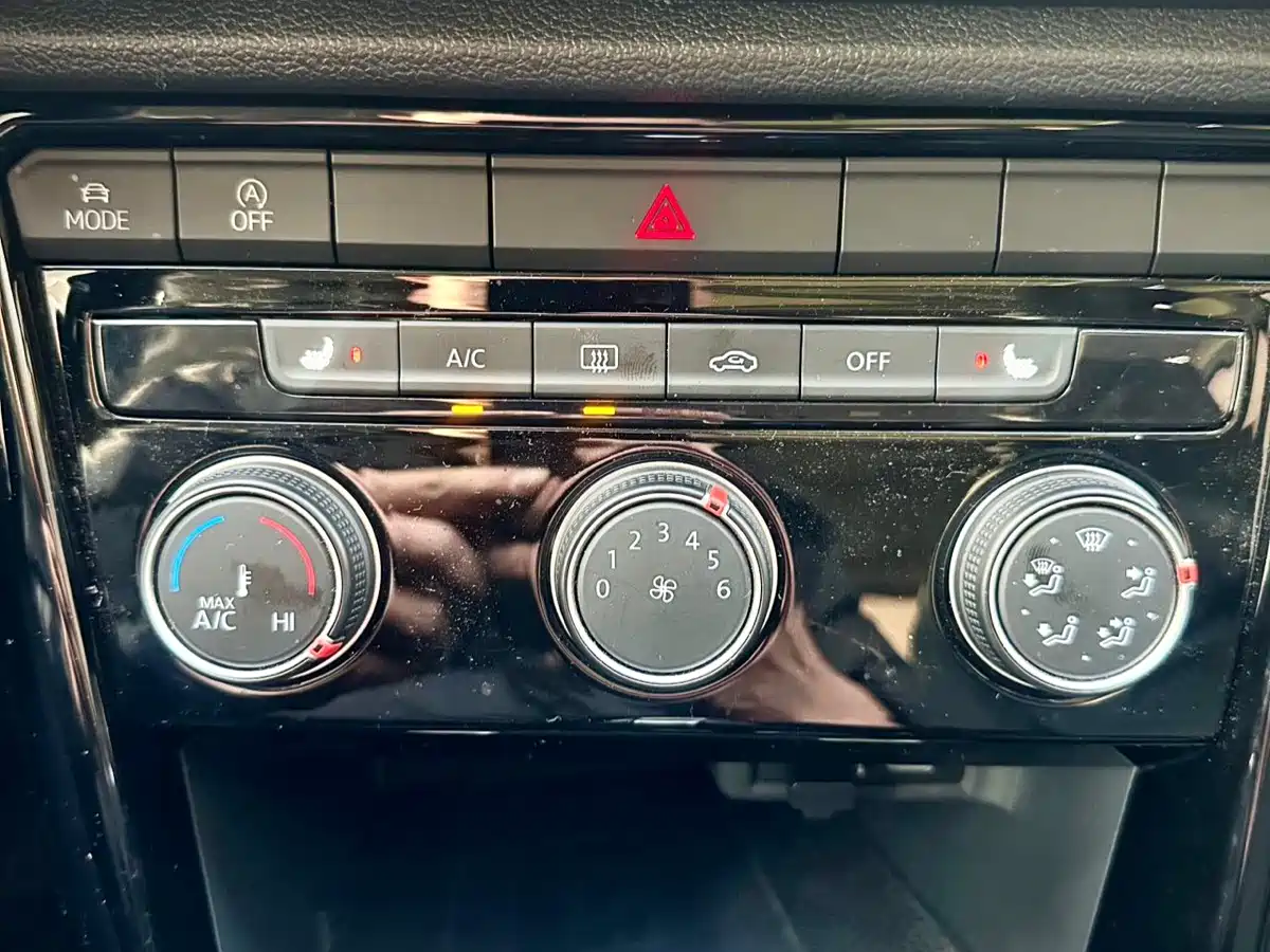 VOLKSWAGEN T ROC EXPLORING SONGS