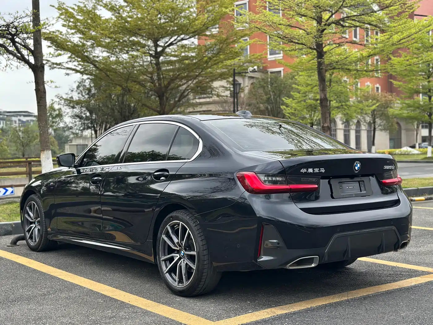 BMW 3 Series 2023 325Li M Sport Package фото 4