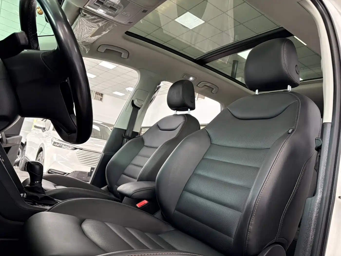 Volkswagen Tharu 2022 280TSI FWD Luxury Edition фото 8