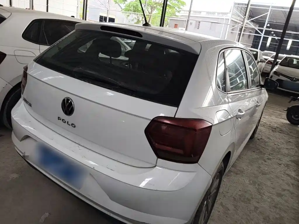 VOLKSWAGEN POLO