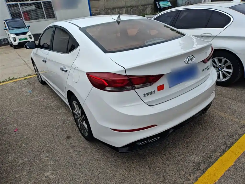 Hyundai Elantra 2016 Model 1.6L Automatic Smart Elite фото 5