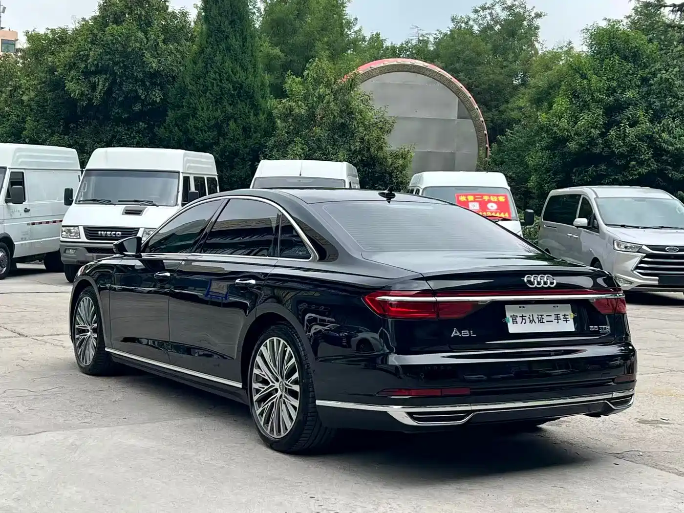 Фото 9 - Audi A8