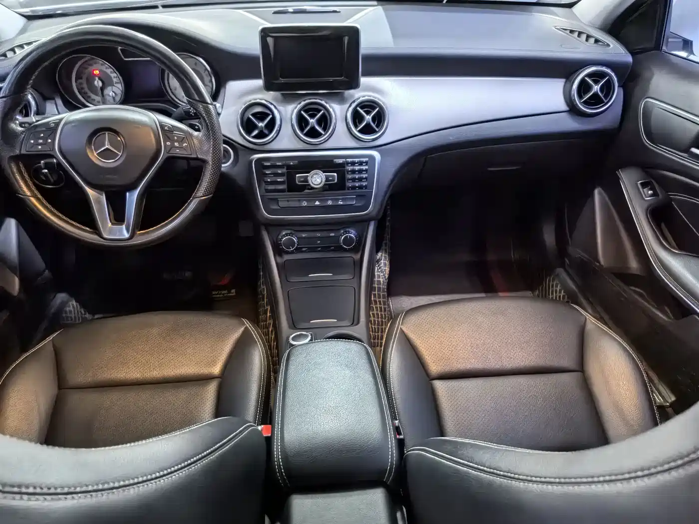 Mercedes-Benz GLA 2015 2015 GLA 200 Fashion
