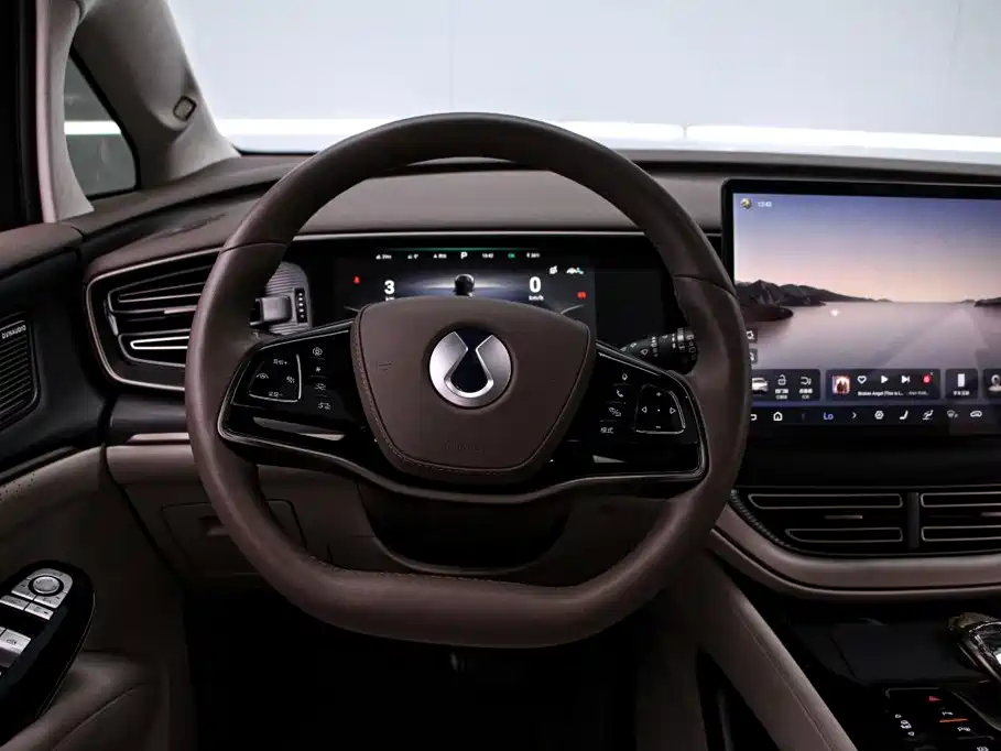 Denza D9 2023 2022 DM-i 970 AWD Flagship