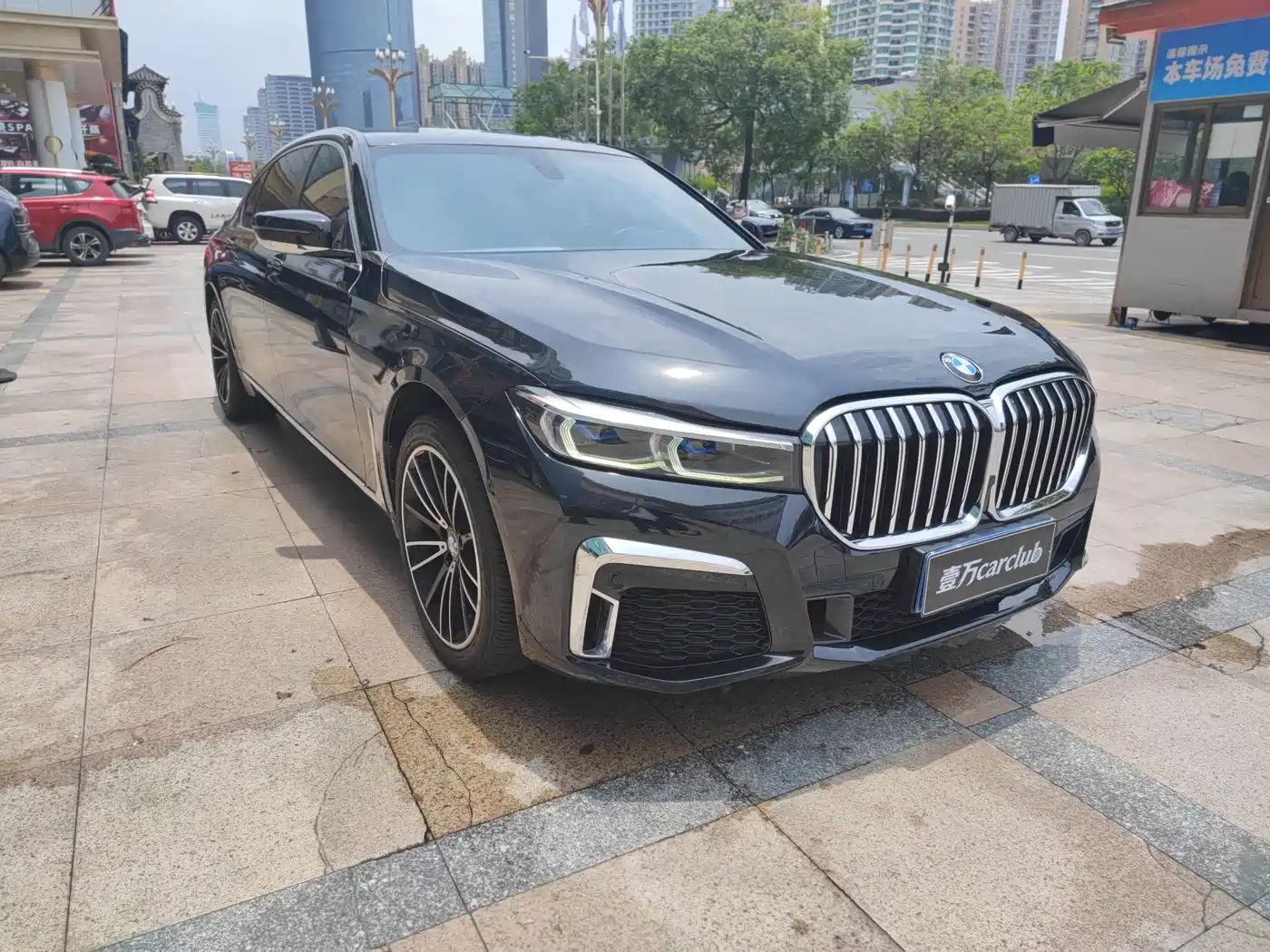 BMW 7 Series 2014 730Li Premium фото 3