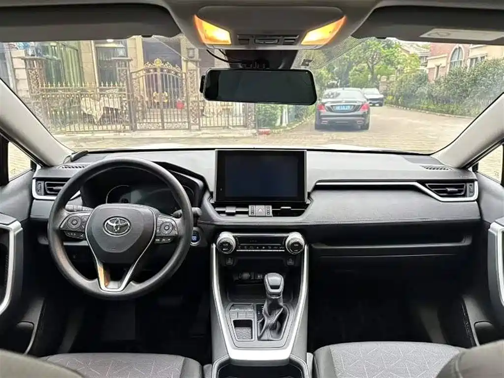 Toyota RAV4 Rongfang 2022 2.0L CVT 2WD Trend Plus Edition фото 9