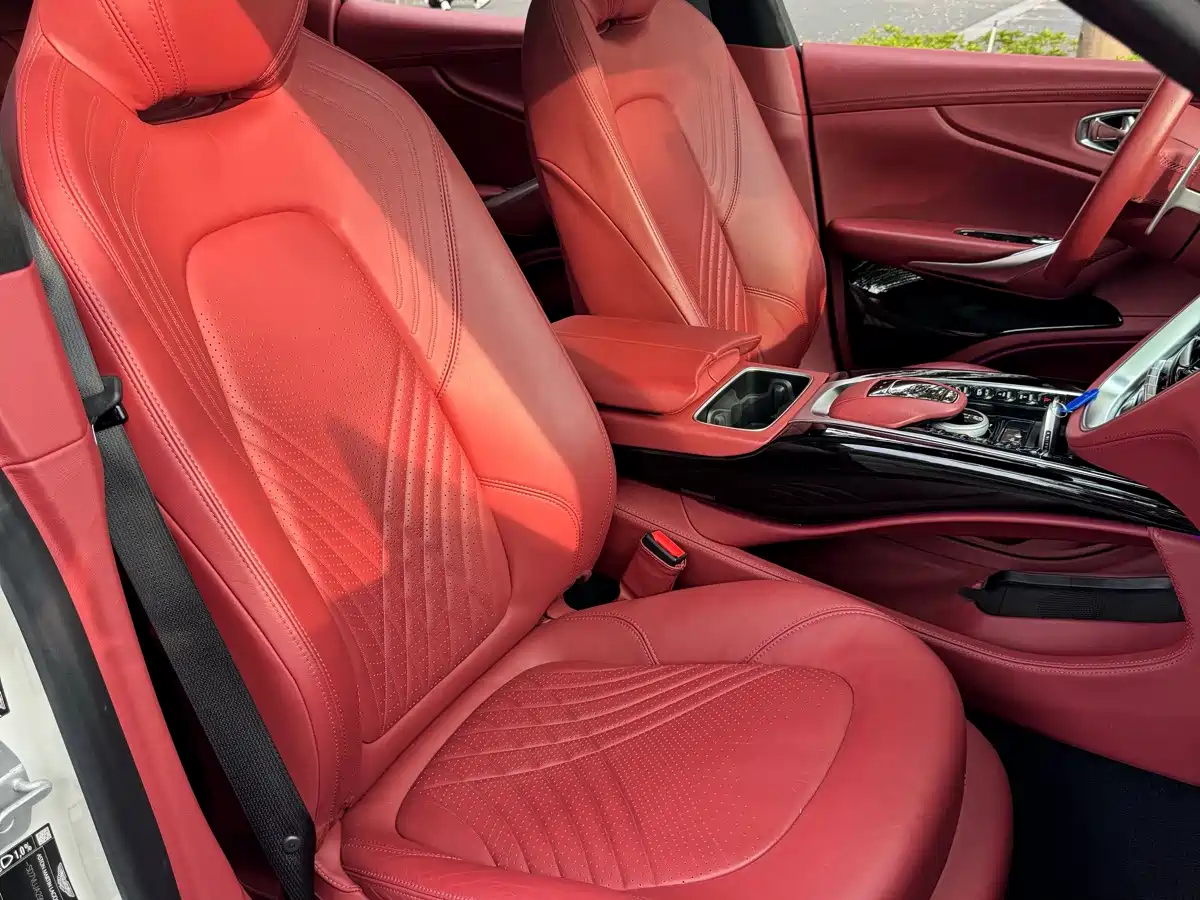 Aston Martin DBX 2022 2022 3.0T STRAIGHT-SIX