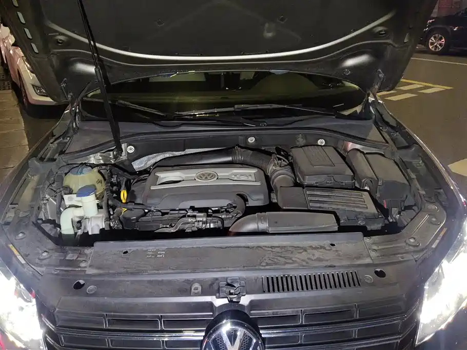 Volkswagen Passat 2015 1.8TSI DSG Prestige Edition фото 10