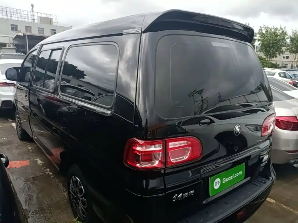 Dongfeng Fengxing Lingzhi New Energy 2026 2025 110km EREV Basic 5-seater