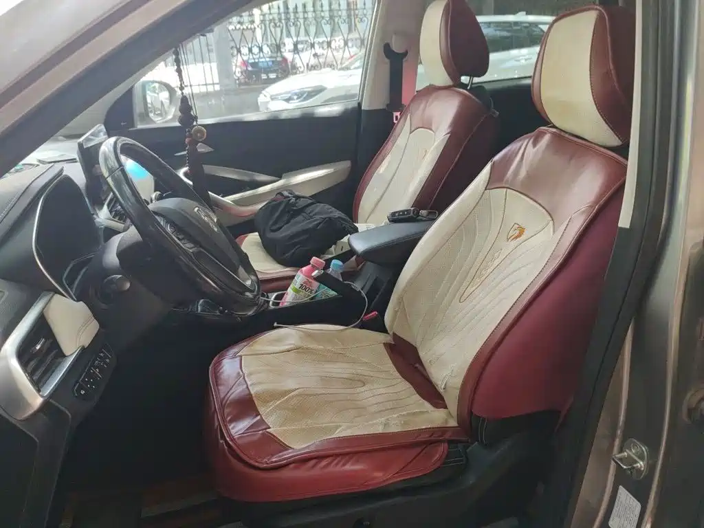 Baojun 530 2018 2018 1.5T Manual Premium Model China V