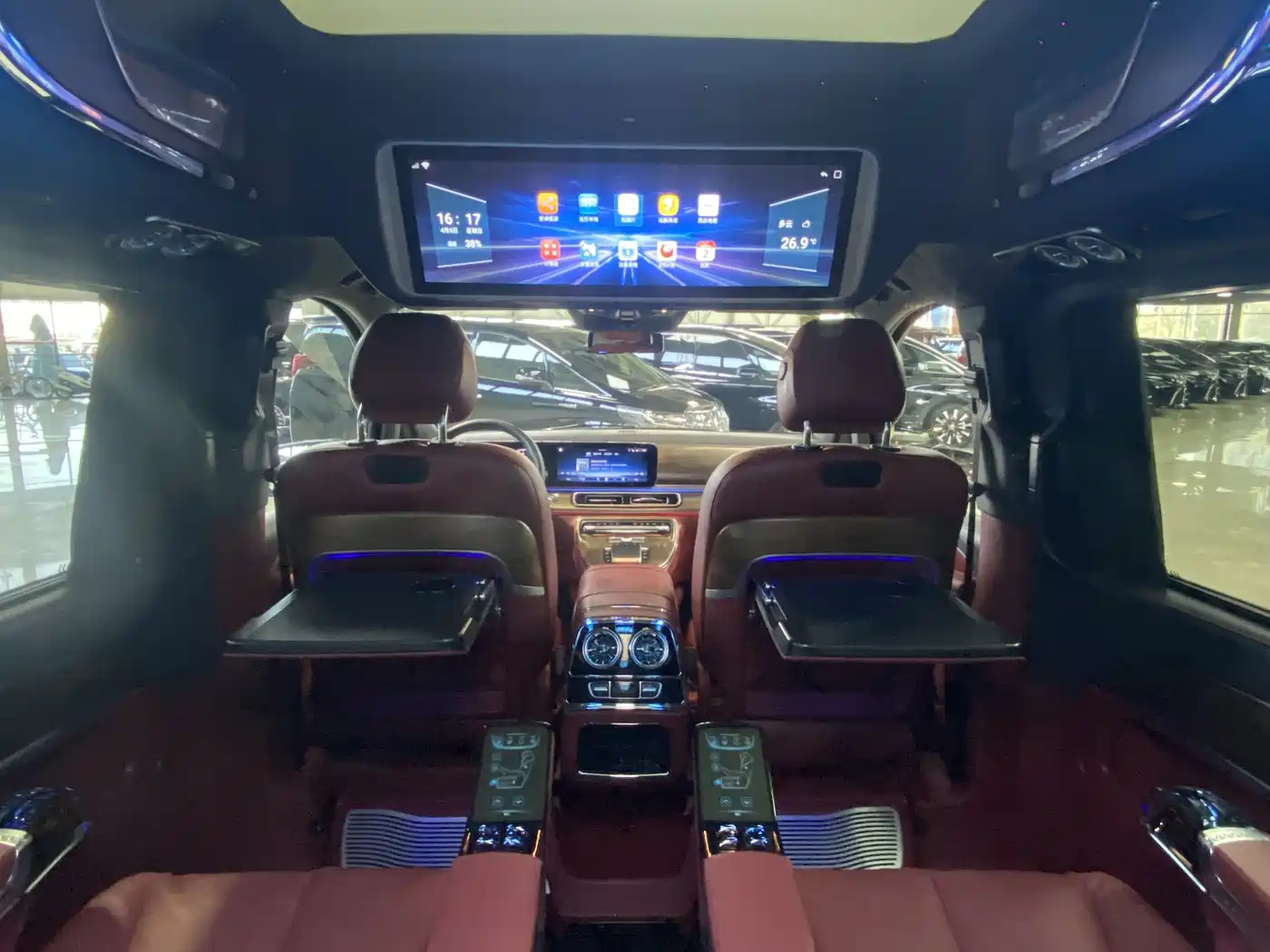 Mercedes-Benz V-Class 2024 V 300 L Long Wheelbase Luxury Edition фото 14