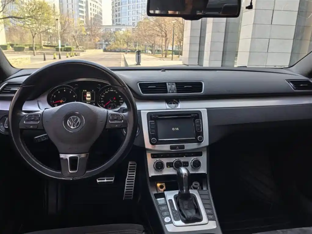 Volkswagen FAW-Volkswagen CC 2016 Model 1.8TSI Luxury фото 8
