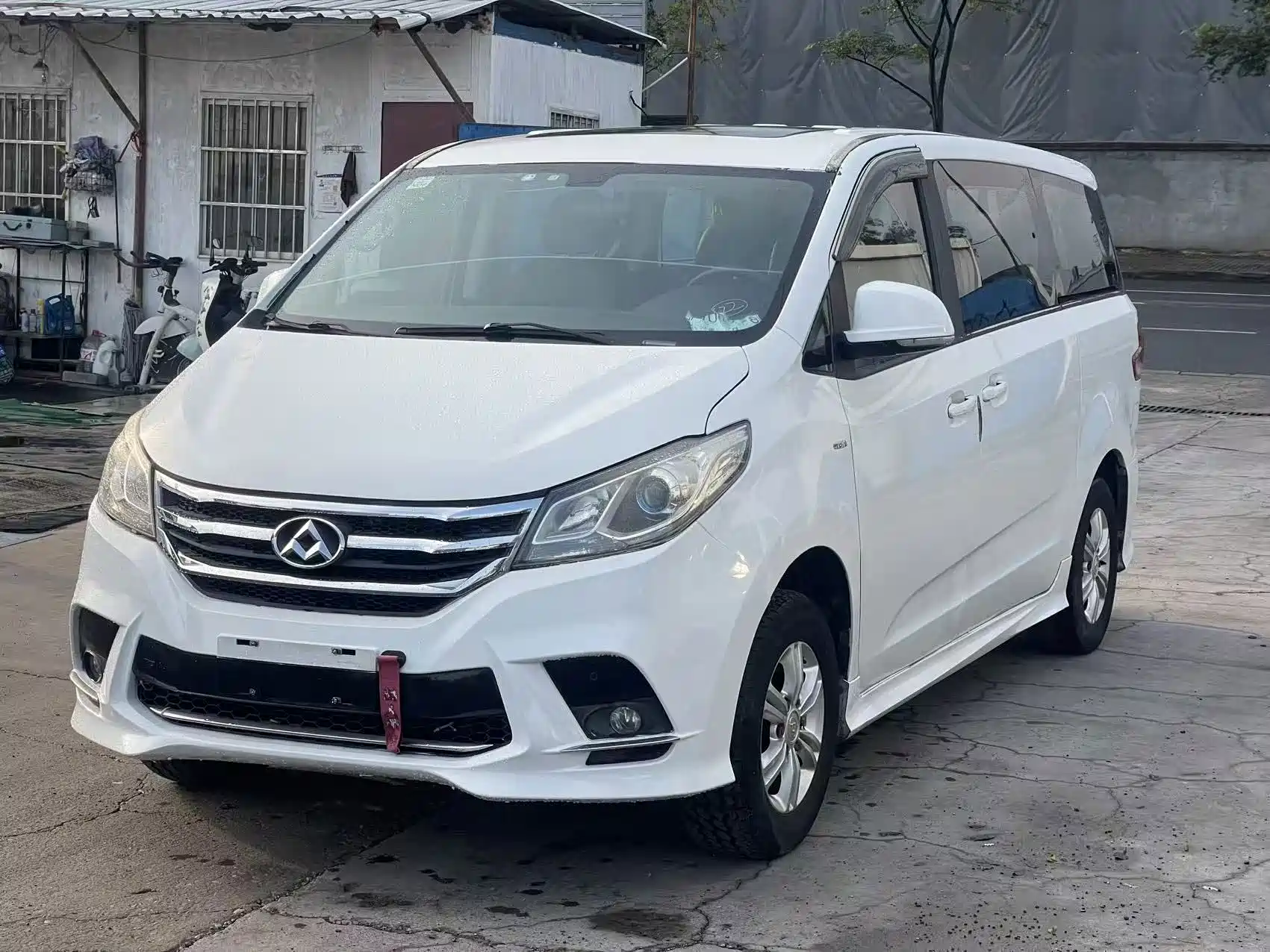 Фото 1 - Maxus G10