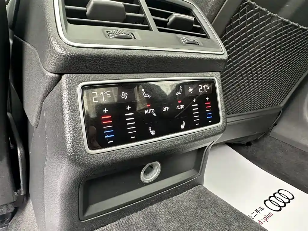 Фото 9 - Audi A6L
