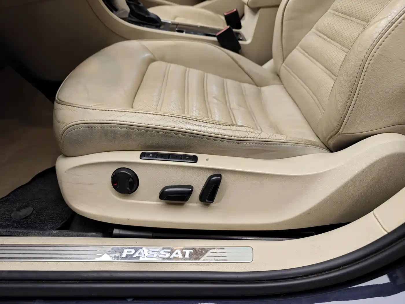 Volkswagen Passat 2015 1.8TSI DSG Prestige Edition фото 10