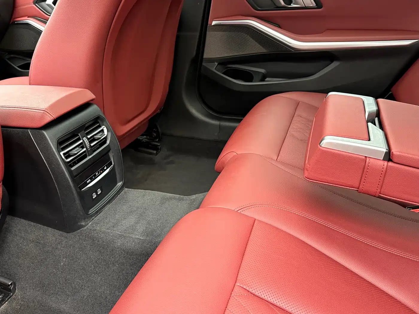 BMW 3 Series 2023 325Li M Sport Package фото 15