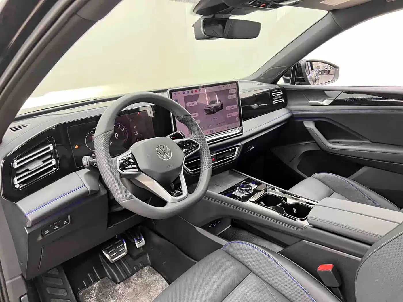Volkswagen Tiguan L 2025 PRO 380TSI 2WD R-Line Smart Leader Edition фото 7