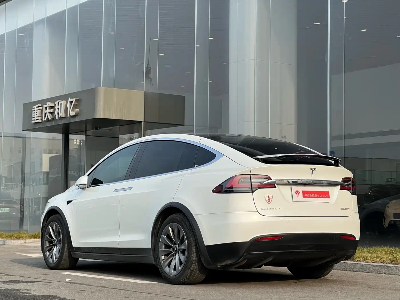 TESLA MODEL X